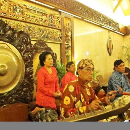Puri Artha Hotel Yogyakarta Exterior foto
